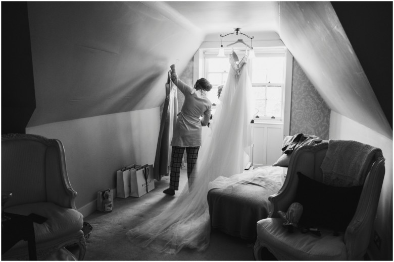 bride and her bridesmaids getting ready for the wedding