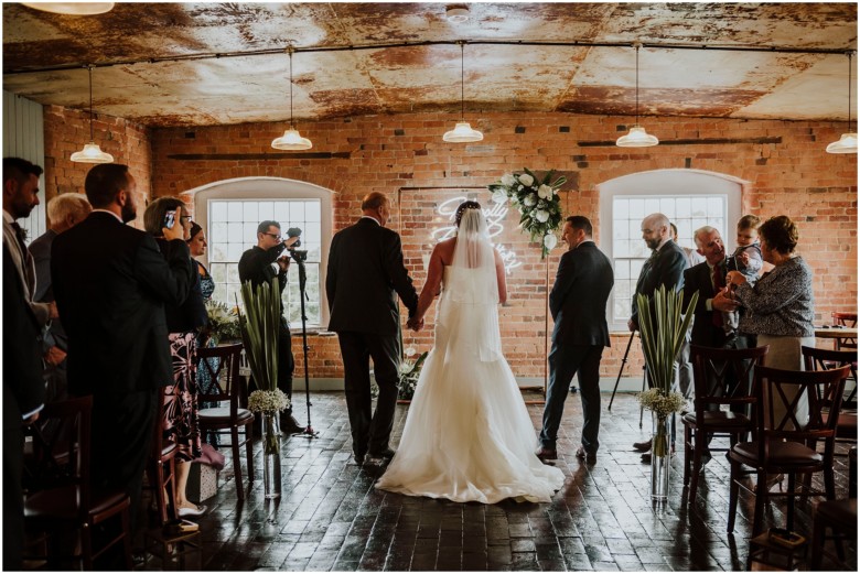 bride and groom wedding ceremony