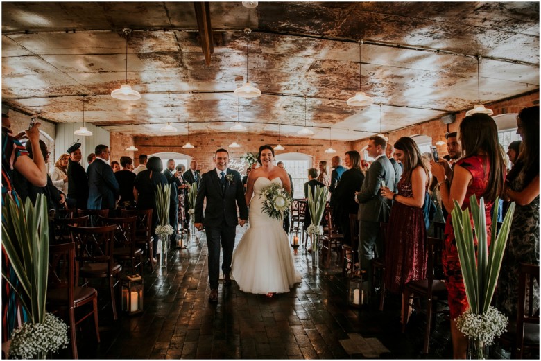 bride and groom wedding ceremony